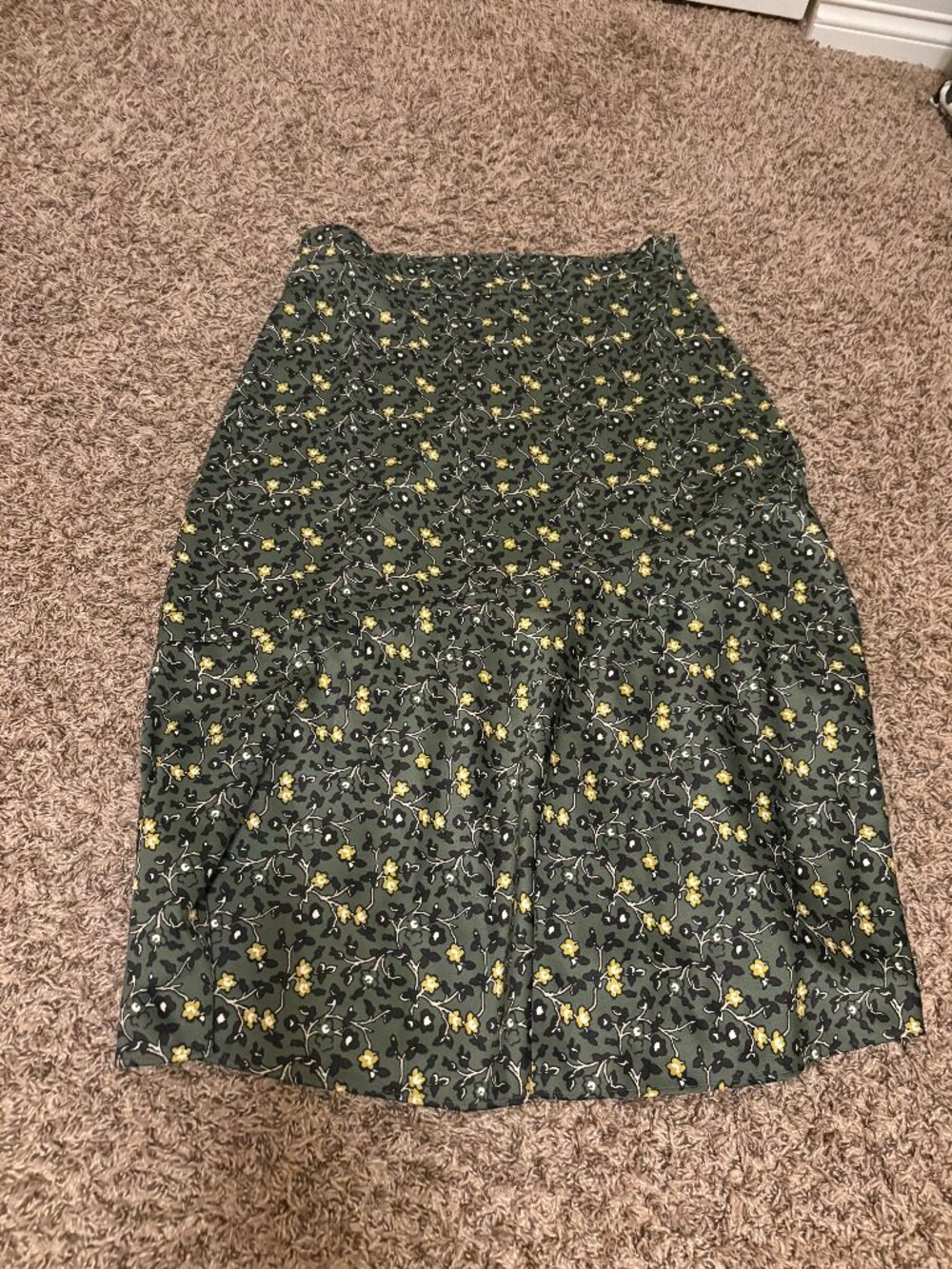 Ann Taylor Factory Mid Length Skirt Size 8 Dark Green Floral Print Side Zip NWT